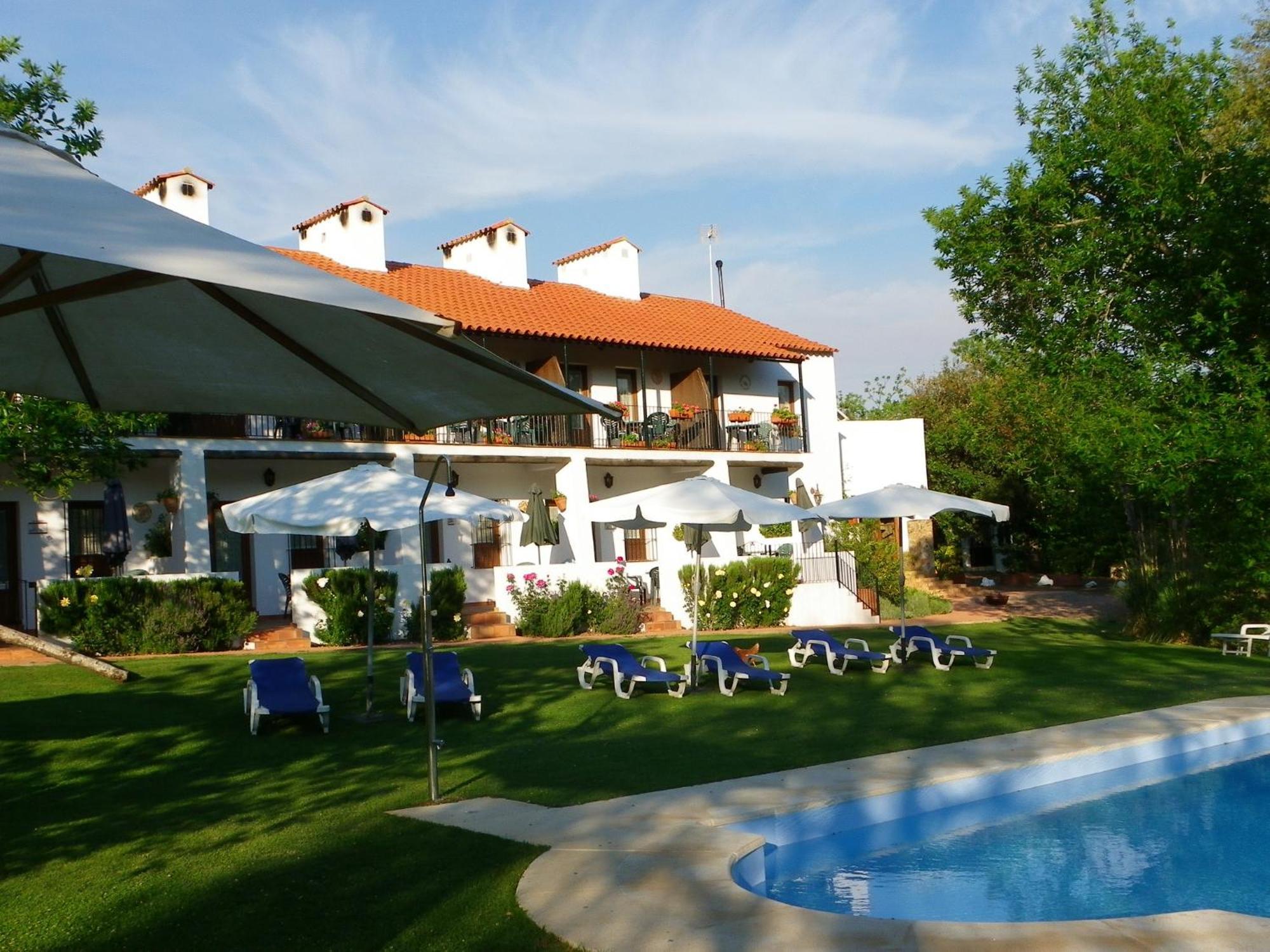 Hotel Apartamento Rural Finca La Media Legua Aracena Exterior photo
