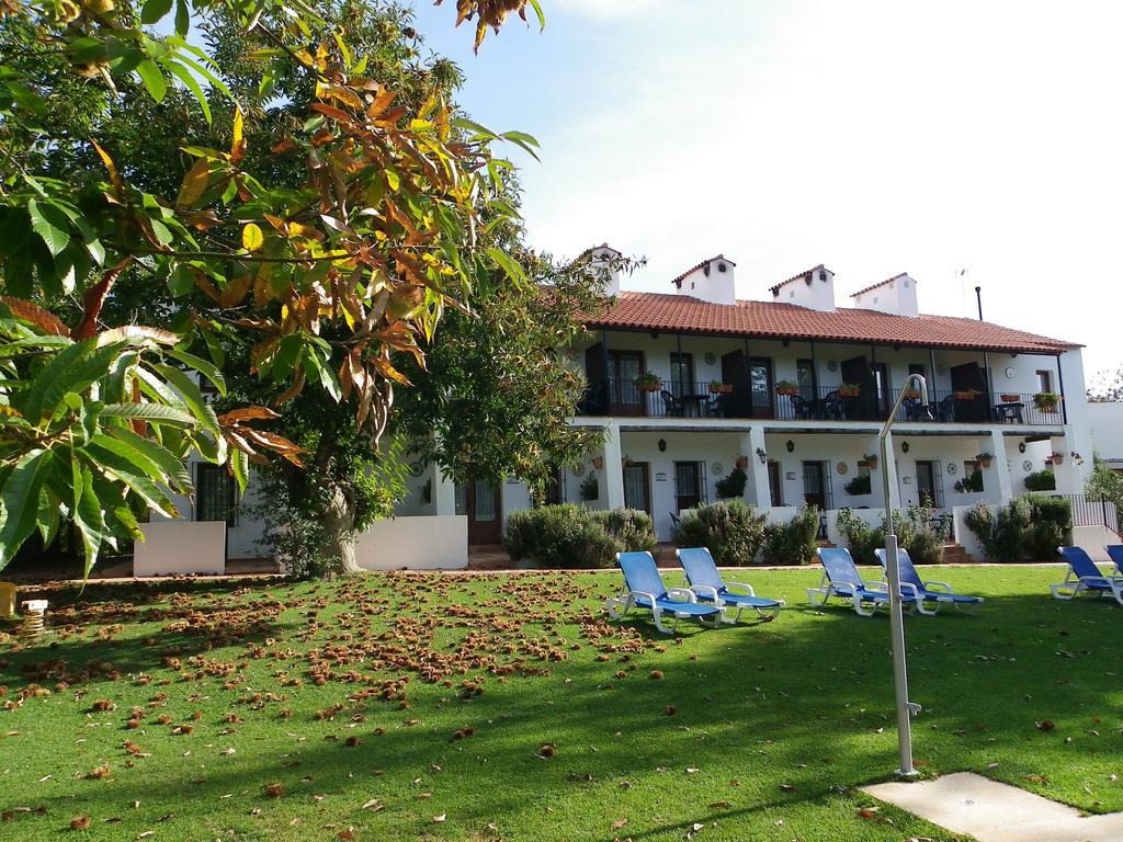 Hotel Apartamento Rural Finca La Media Legua Aracena Exterior photo