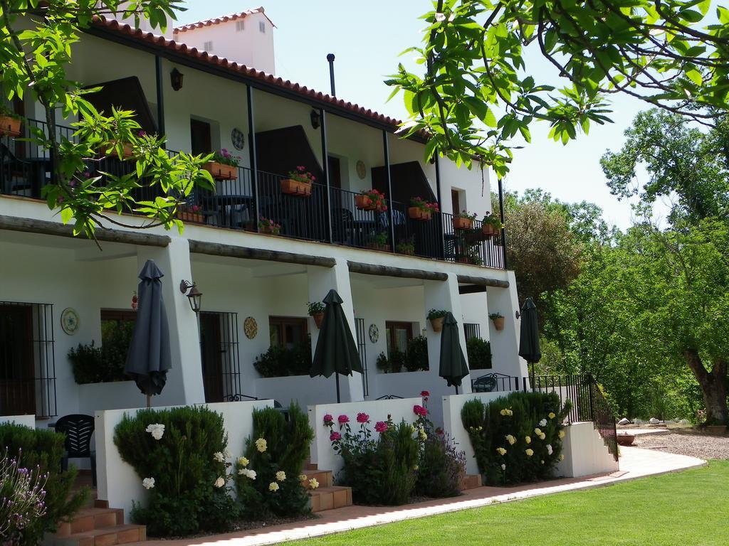 Hotel Apartamento Rural Finca La Media Legua Aracena Exterior photo