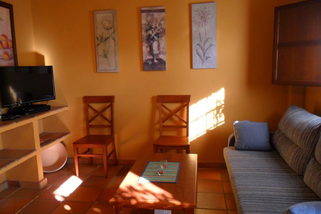 Hotel Apartamento Rural Finca La Media Legua Aracena Exterior photo